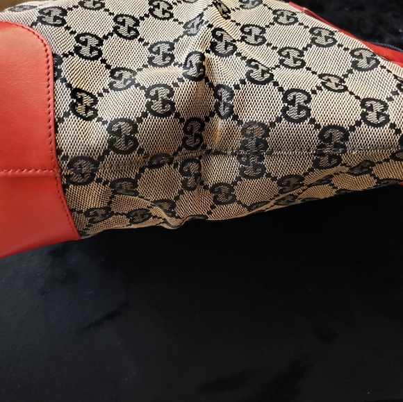 ***Sold Via Vestiarie Collective Platform **** Authentic Gucci - Picture 8 of 14
